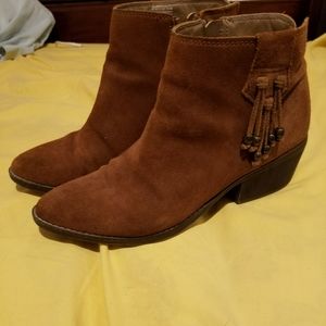 9.5 White Mountain genuine leather ankle boots